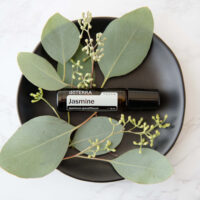 huile essentielle jasmin – sérénité émotionnelle et élévation