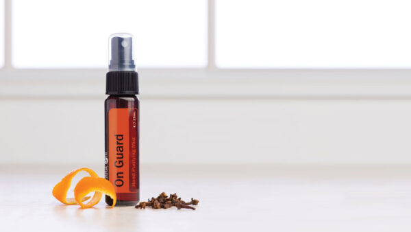 Brume Purifiante pour les mains On Guard™ – Protége vos mains efficacement et naturellement